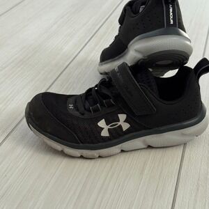Under Armour Assert 9 AC Kids Black Running Shoes Sneakers Size 13K